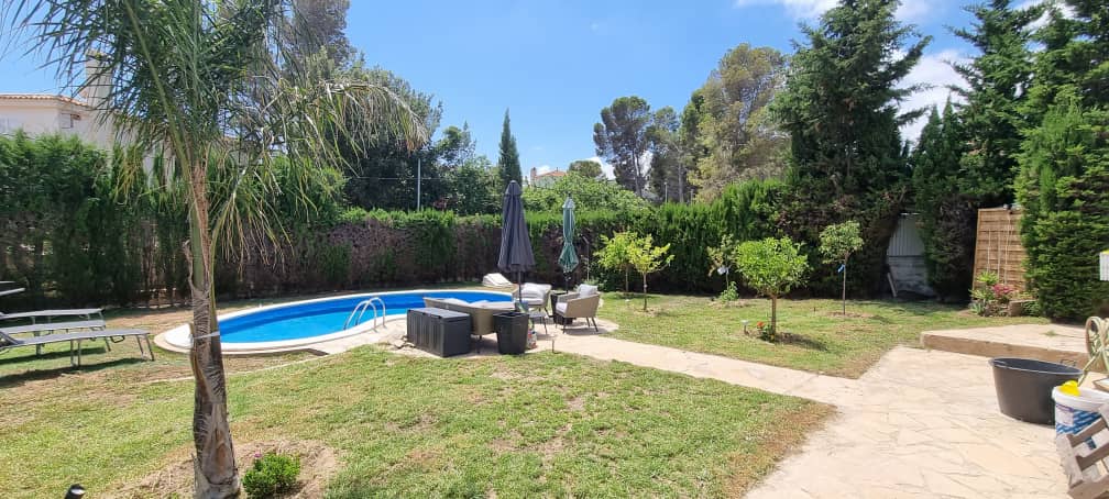 Einfamilienhaus mit Meerblick und Swimmingpool