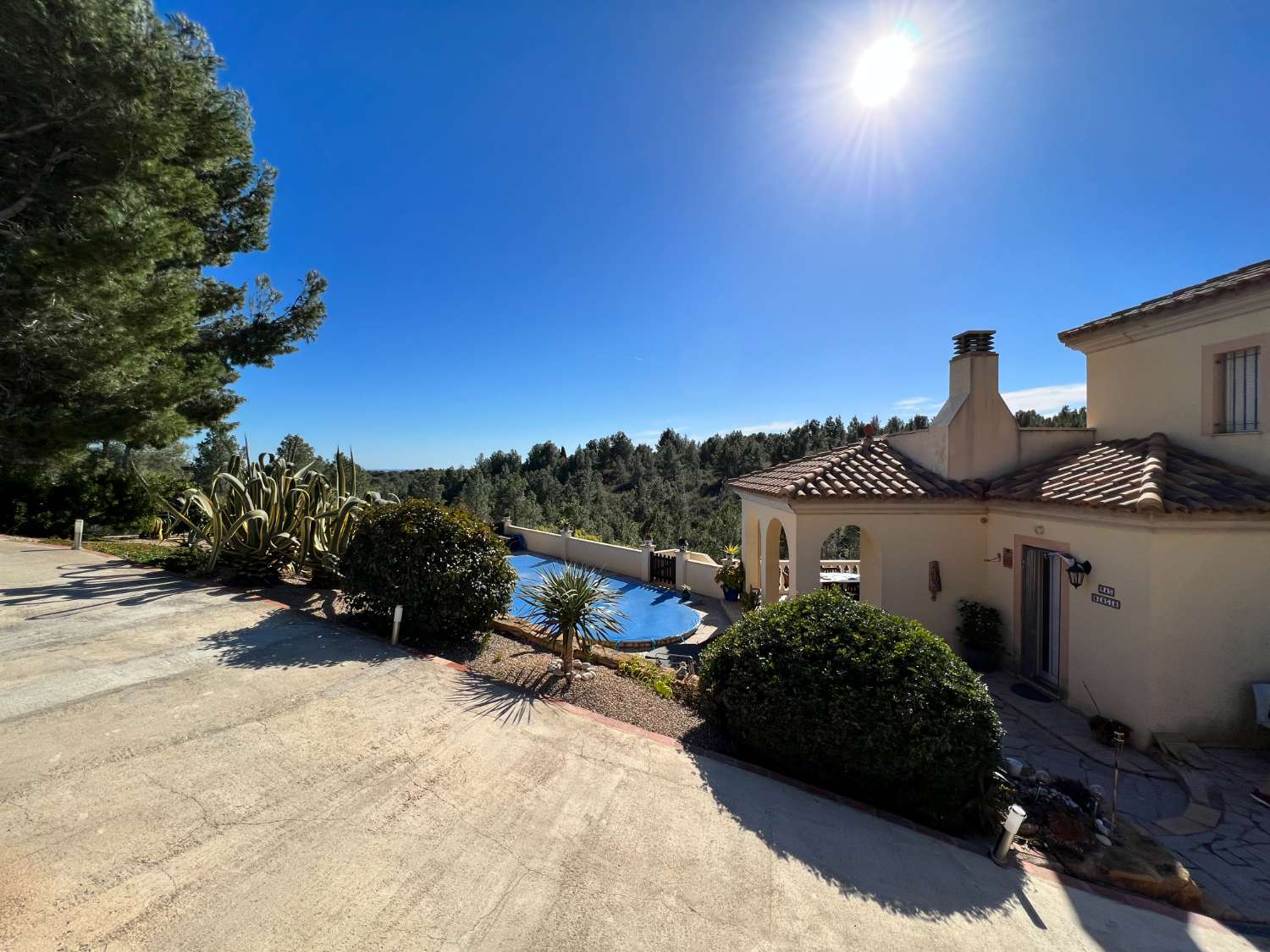 Casa indipendente con piscina e vista aperta