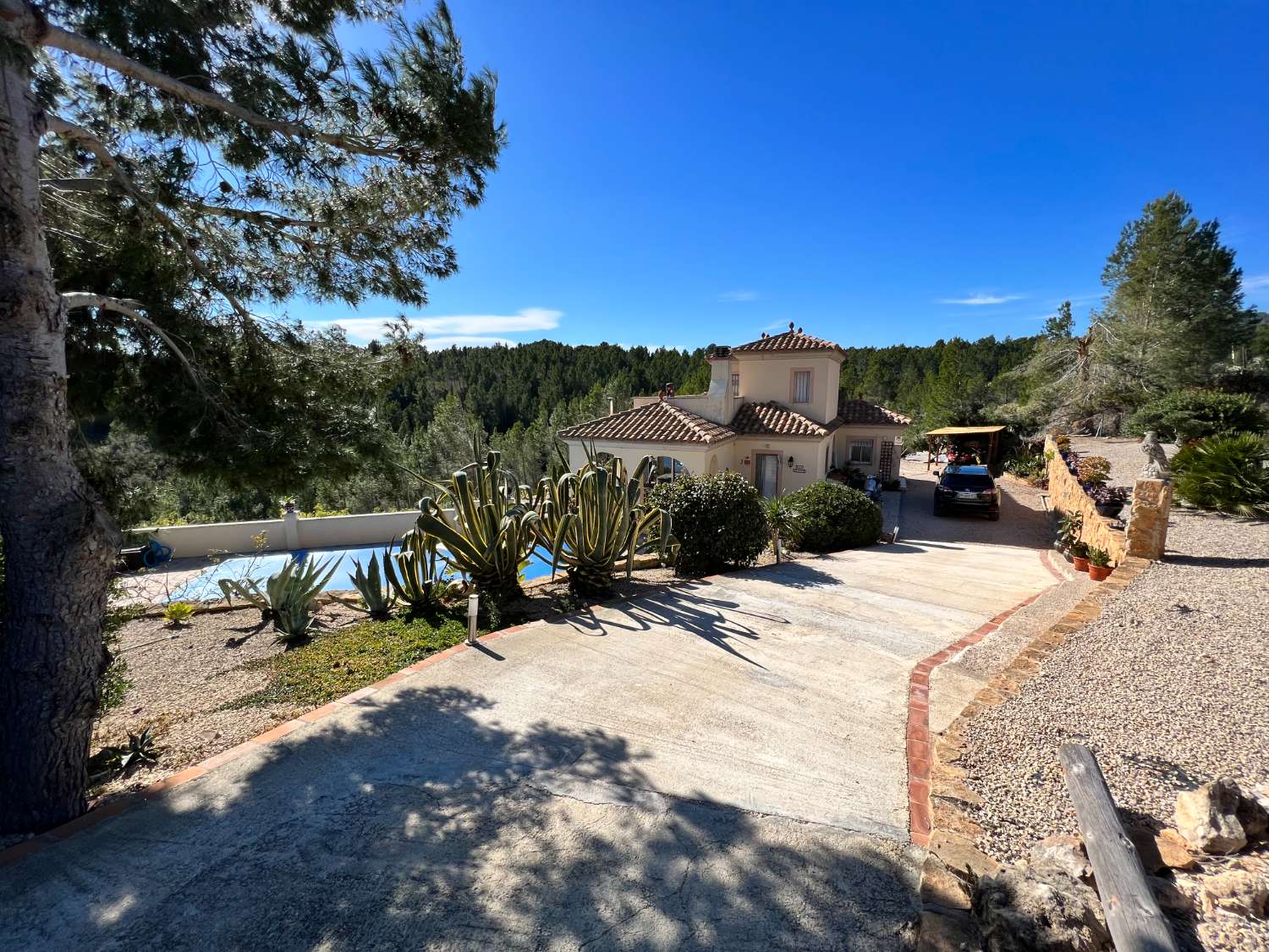 Individual house with pool