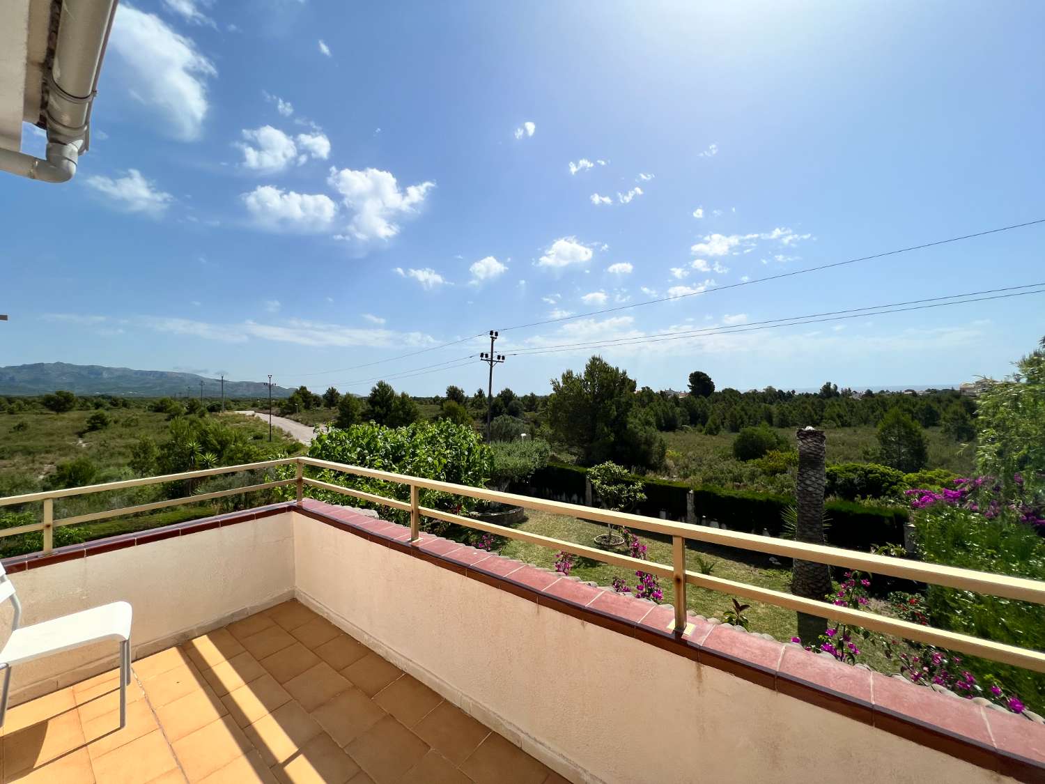 Maison jumelée avec jardin privé et piscine