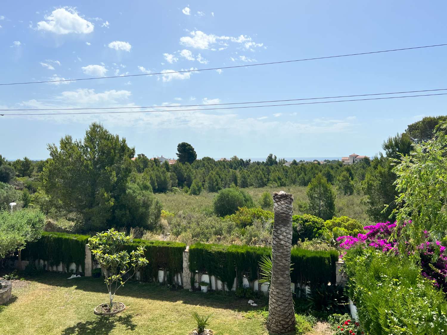 Bella casa bifamiliare con giardino e piscina