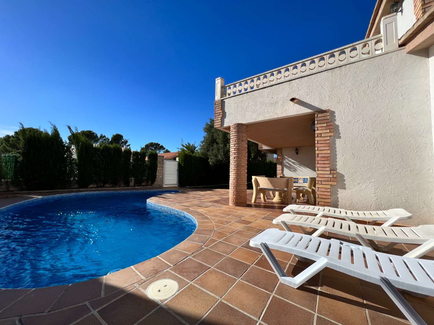 Maison individuelle avec piscine à 400m de la plage